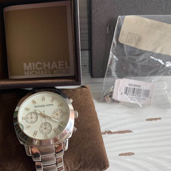 Women's Michael Kors MK5092 Watch - Picture 5 of 10